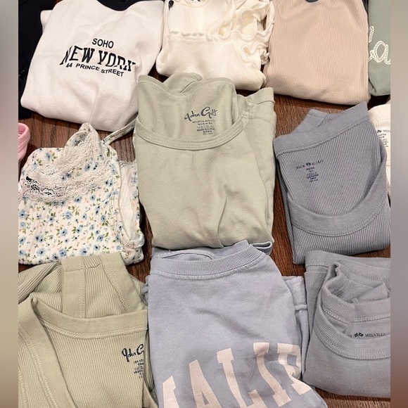 BRANDY MELVILLE COLLECTION - Picture 4 of 16